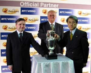 NTT ComがサッカーUEFA EURO 2004公式スポンサーに。本日正式オープンの「uefa.com日本語版」では独自コンテンツも