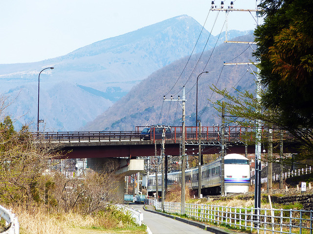 東武のSL列車は鬼怒川線で運転される。写真は鬼怒川線を走る特急スペーシア。