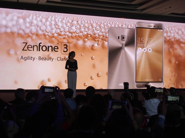 ASUS、新型スマホ「Zenfone 3シリーズ」は249ドルから！ 初のロボット「Zenbo」も