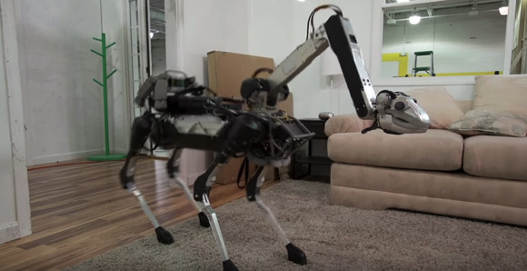 奇妙な動きで家事をお手伝い！キモカワな新型ロボット「SpotMini」