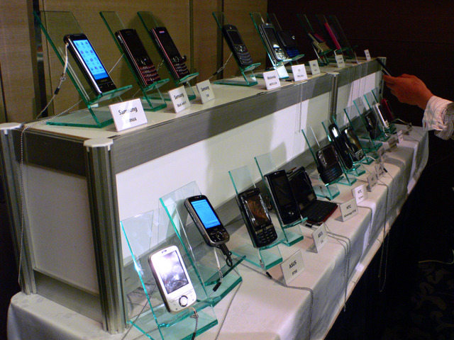 会場に展示されたWindows Mobile端末