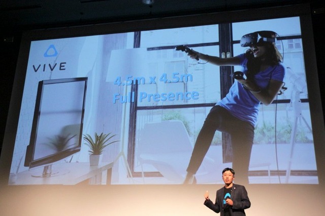 対角線上に最大で5mのエリア内での動きがサポートされる。ベースステーションがユーザーの位置を1ミリ単位で正確に捉えるという