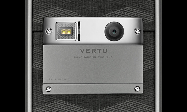 廉価版なのに約44万円！ 英高級スマホブランド「VERTU」が新モデル