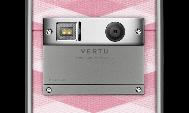 廉価版なのに約44万円！ 英高級スマホブランド「VERTU」が新モデル