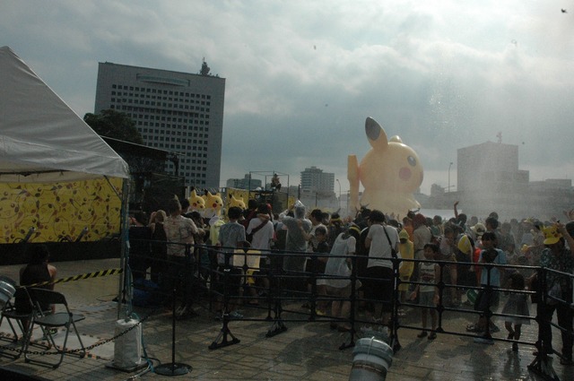 ピカチュウが横浜で大量発生中！一度は見たい大行進も