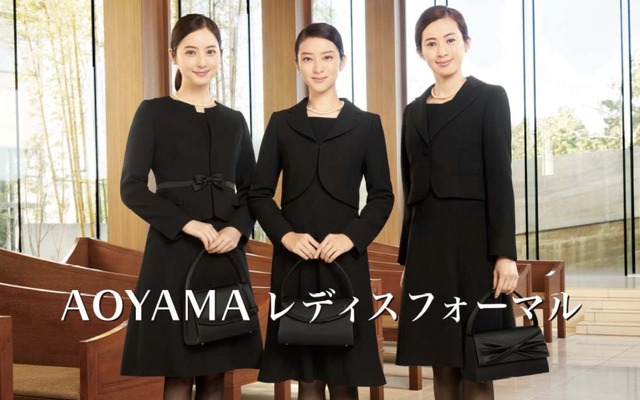 武井咲、佐々木希、高垣麗子がスーツ姿を披露！かっこいいオフィスレディ3姉妹に