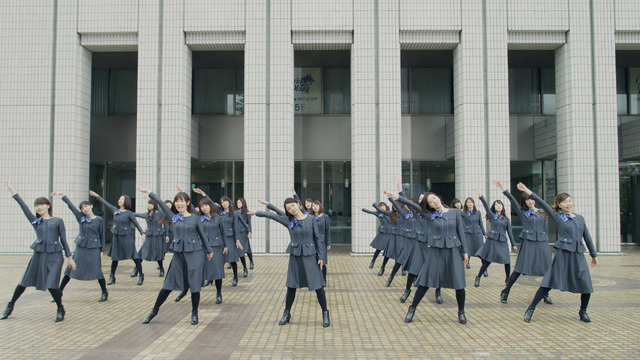 女性社員24人によるアイドルユニット「東池袋52」MV公開！これがクレディセゾンの本気……！
