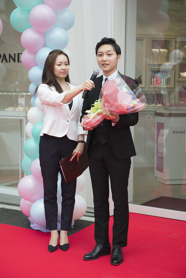 新川優愛、筧美和子とのラブラブっぷりを明かす「会えないときはお風呂で2時間くらい電話」
