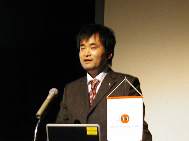 10月18日開催の「東京インタラクティブ・アド・アワード」公式セミナーで受賞記念講演を行った日産自動車の工藤然氏。