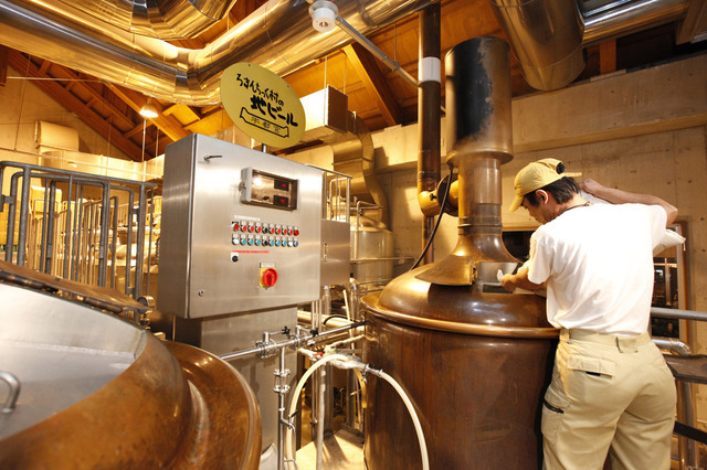 園内のビール工房「クラフトブルワリー」。地元の麦、ホッブ、麦芽を使ったビール造りに挑戦する