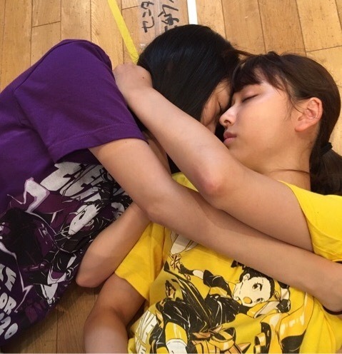 ももクロ玉井・高城の抱き合って眠る写真に反響