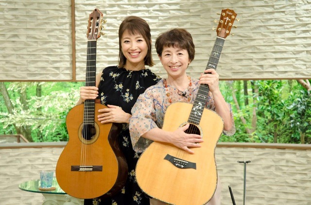 ギタリスト・村治佳織が阿川佐和子と2人でギターの即興セッションを披露