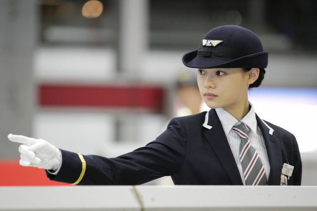 杉咲花、ドラマ『刑事ゆがみ』にゲスト出演！駅員制服で「気持ちが引き締まった」