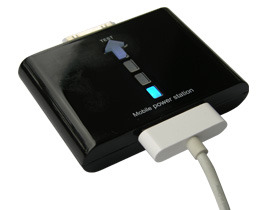 DockコネクタUSBケーブルを使用して充電