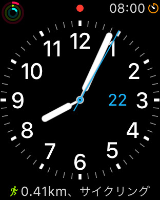 1画面目の設定例。下部には活動量計が、3時の一の内側には日付が、右上にはタイマーのショートカットがそれぞれある。左上は活動量計の結果表示だ