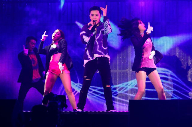 BIGBANG・V.Iのソロコンサートに3万人が熱狂