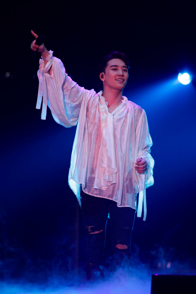 BIGBANG・V.Iのソロコンサートに3万人が熱狂