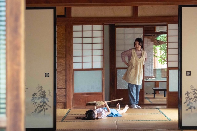古き良き、日本のキレイさにも注目！川島海荷主演のショートフィルム『箒』がウェブで配信中