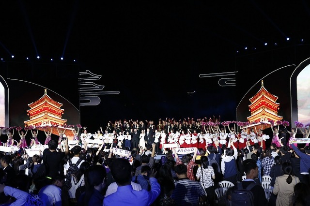 乃木坂46、中国で初ライブ！大盛況のうちに終幕