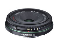 　ペンタックスは、全長15mmという超薄型のデジタル一眼レフカメラ専用レンズ「smc PENTAX-DA 40mm F2.8 Limited」を1月中旬に発売する。