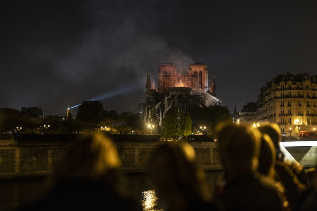 ノートルダム大聖堂の火災の様子（ｃ）Gettly Images