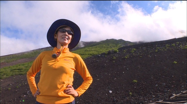 草刈民代、富士登山初挑戦！はたして、登頂なるか？！