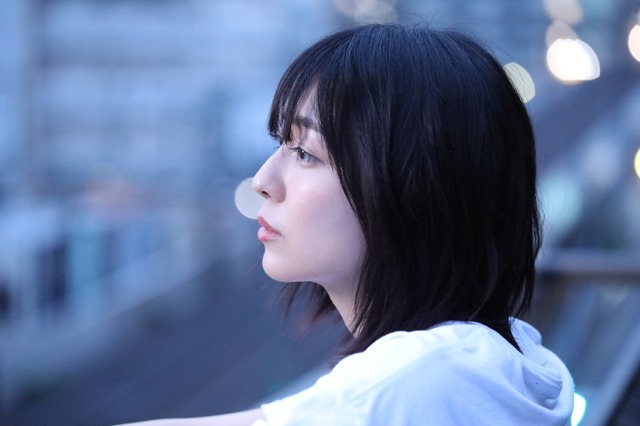 飾らない姿で曲の世界観を表現！小島梨里杏出演のMVが約78万回再生の反響！