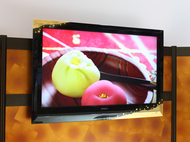 日立製液晶テレビのデザインはまるで日本の美術工芸品を思わせる