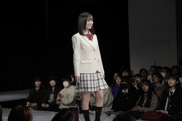 兵庫のJK・三原羽衣さんが『日本制服アワード』女子グランプリに決定！