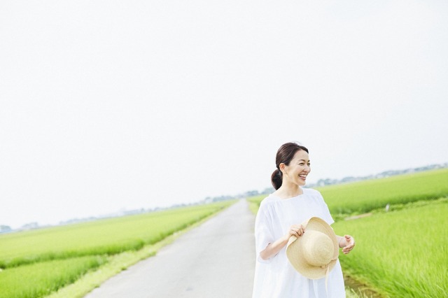 羽田美智子 エッセイ本『羽田さんに聞いてみた、小さな幸せの見つけ方』　（C）宝島社
