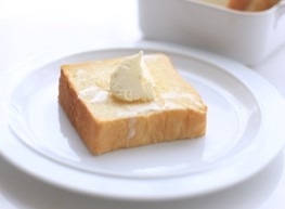 「ふじ森」富士山の天然水使った高級食パン発売