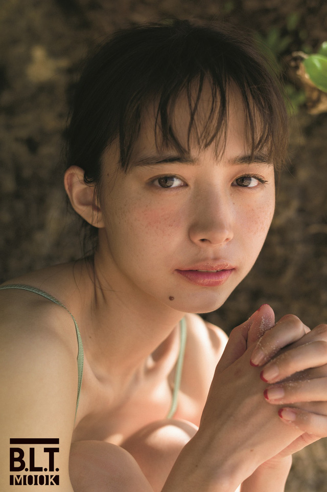 『仮面ライダーゼロワン』女性ライダー・井桁弘恵、ついに1st写真集！開放的な水着ショットも