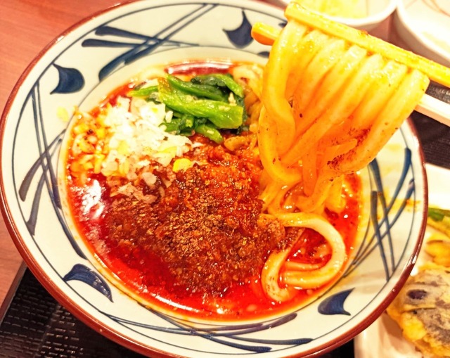 丸亀製麺の“夏うどん”新作!「シビ辛麻辣マーラー担々うどん」を一足先に実食!