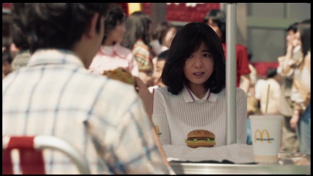 宮崎美子、マクドナルド新CMで50年前の美少女演じる！「暖かい目で見てください」