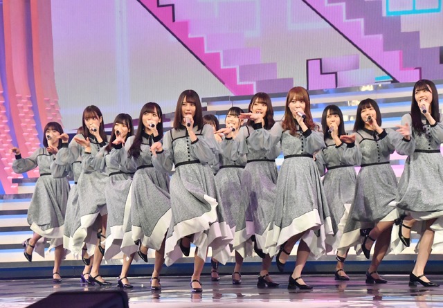 2019年の紅白歌合戦。日向坂46【写真：竹内みちまろ】