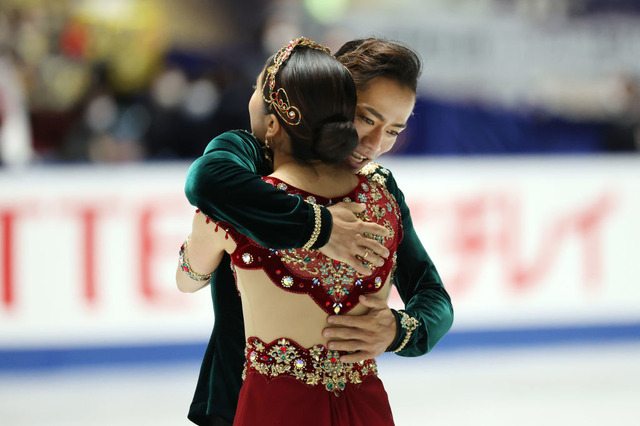 高橋大輔・村元哉中ペア(Photo by Atsushi Tomura - International Skating Union/International Skating Union via Getty Images)