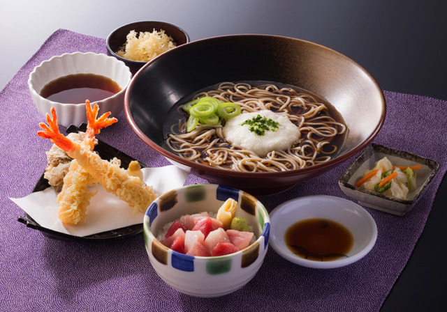 ミニ本まぐろ丼山芋そば