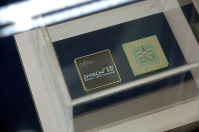 クアッドコアCPU「SPARC64 VII」