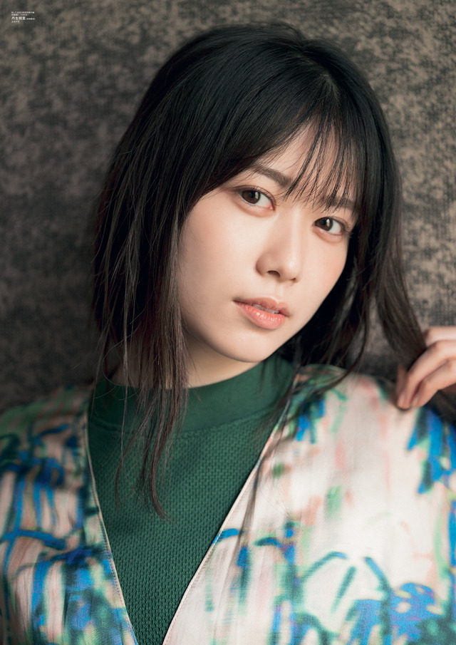 『B.L.T.』2022年6月号【別冊付録両面超ビッグポスター：丹生明里（日向坂46）】　（c）東京ニュース通信社