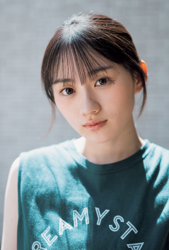 『B.L.T.2022年8月号』【セブンネットショッピング購入特典ポストカード：川﨑桜（乃木坂46）】　（c）東京ニュース通信社