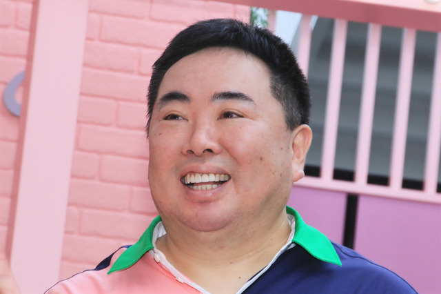 塚地武雅【撮影：小宮山あきの】