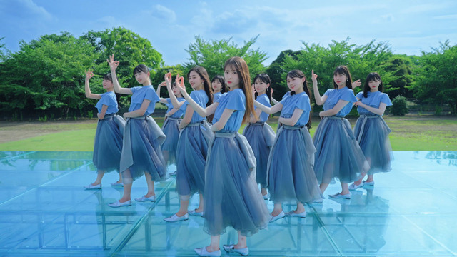 乃木坂46の5期生楽曲「バンドエイド剝がすような別れ方」MV公開