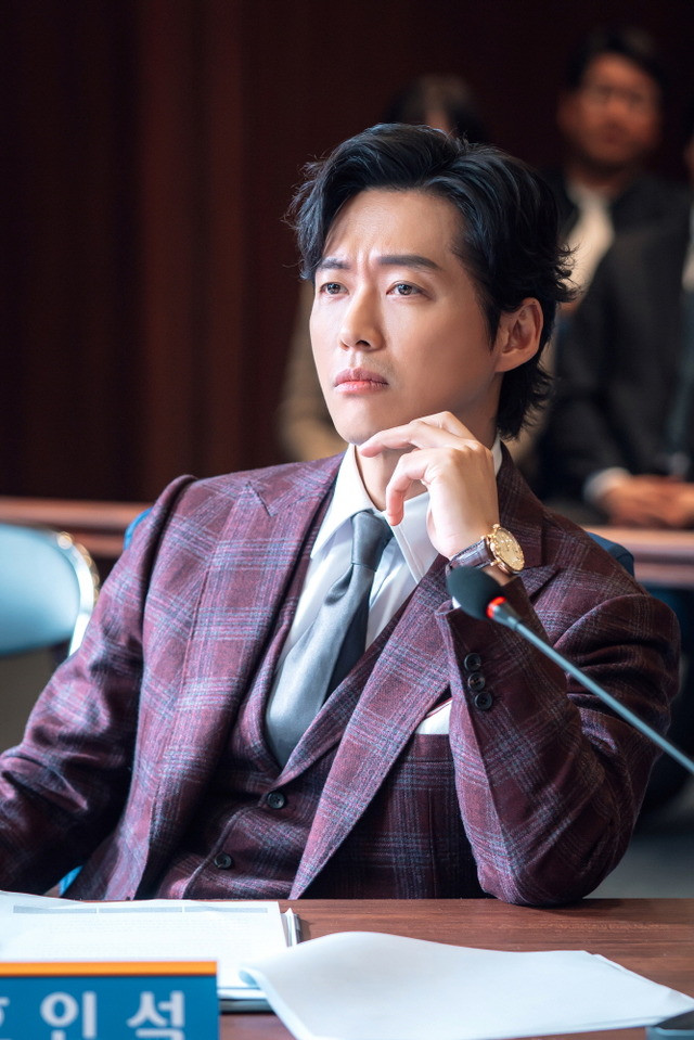 韓国ドラマ『わずか1000ウォンの弁護士』ナムグン・ミンが圧倒的な役作りで見せる破天荒弁護士