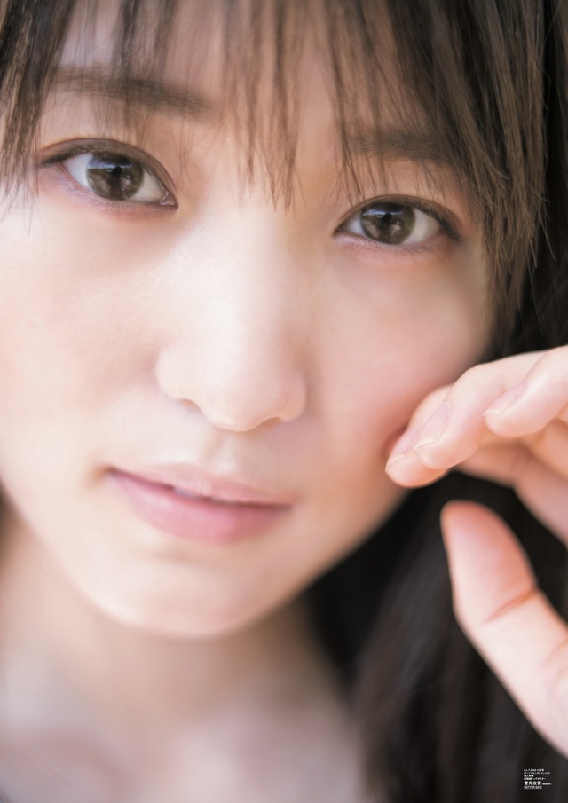 『B.L.T.2022年12月号』【ローソンエンタテインメント購入特典両面ポスター：菅井友香（櫻坂46）】（c）東京ニュース通信社