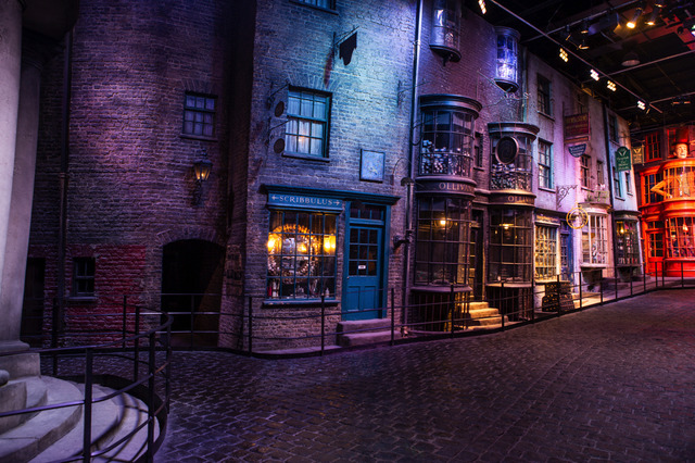 スタジオツアーロンドン‘Wizarding World’ and all related names, characters and indicia are trademarks of and （C）Warner Bros. Entertainment Inc. – Wizarding World publishing rights （C）J.K. RowlingWarner Bros. Studio Tour London – The Making of Harry Potter.