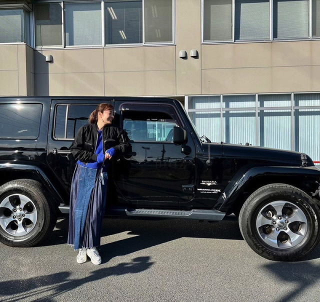 新山千春、愛車“jeep”との2ショット公開「何年乗り続けてもワクワクする」