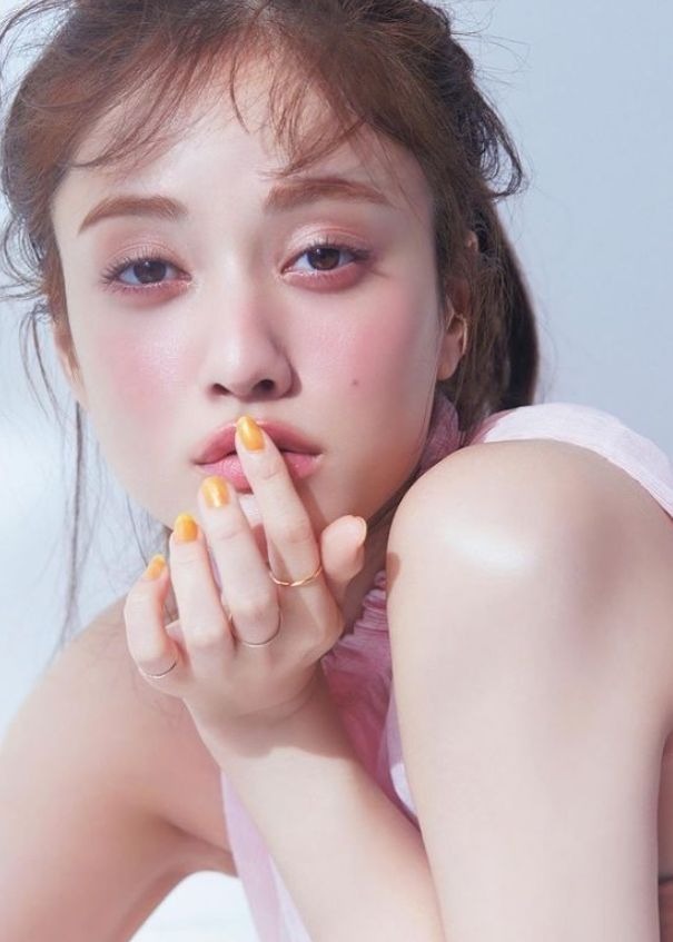 写真は谷まりあ公式Instagramから（※写真は所属事務所より掲載許諾をもらってます）