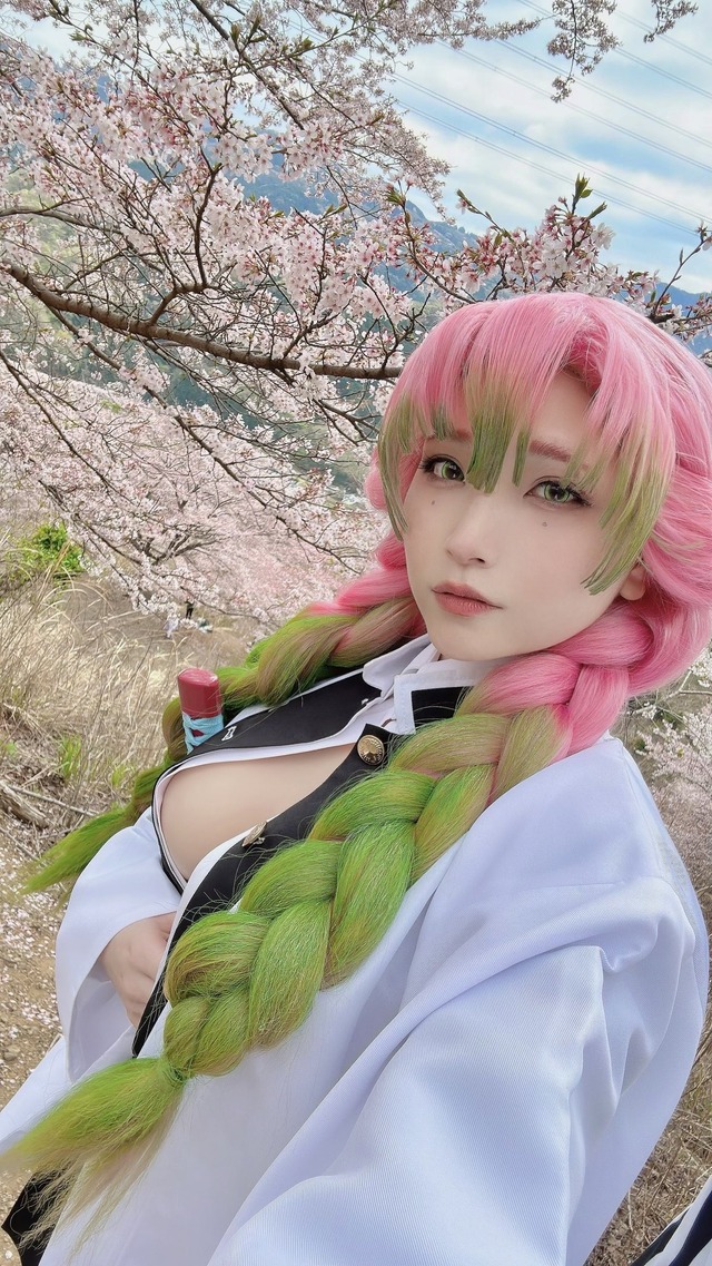 写真はあまつまりな公式Twitterから（※写真は所属事務所より掲載許諾をもらってます）