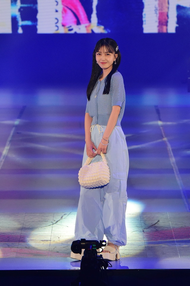 久保史緒里（C）Rakuten GirlsAward 2023 SPRING/SUMMER