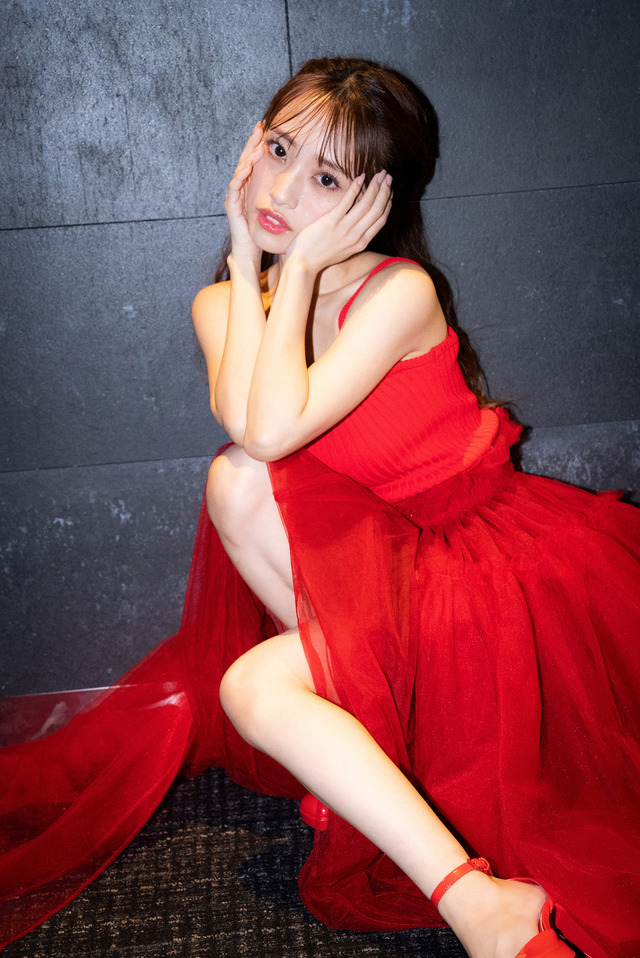 AKB48・向井地美音 1st写真集『胸騒ぎの正体』（出版社：ワニブックス、撮影：中村和孝）